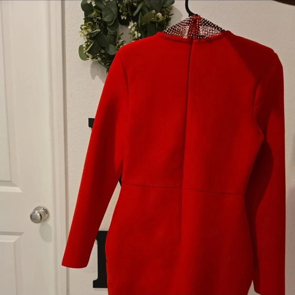 Red Dress - Picture 5 of 10